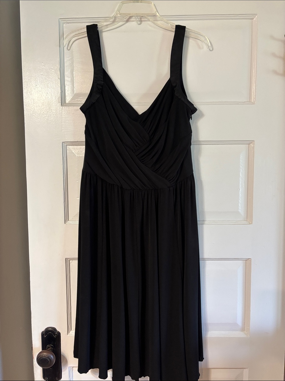 Ann Taylor Black Sleeveless V-Neck Midi Dress